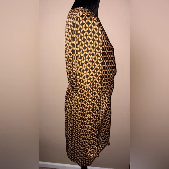 MINKPINK Black and Gold Geometric Mini Dress with cinched waistline NWT - Picture 5 of 7